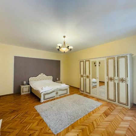 Londof Schei Apartments - Downtown Μπρασόβ Εξωτερικό φωτογραφία